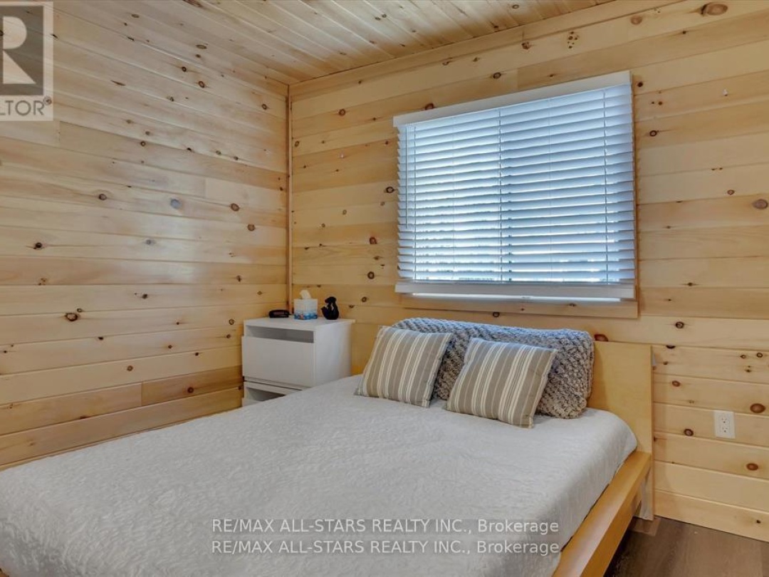 11 LITTLE BAY DRIVE, Gull River