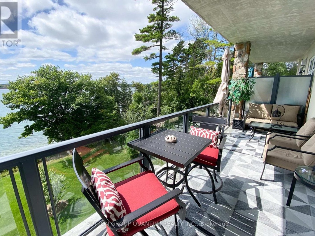 301 90 Orchard Point Road, Orillia