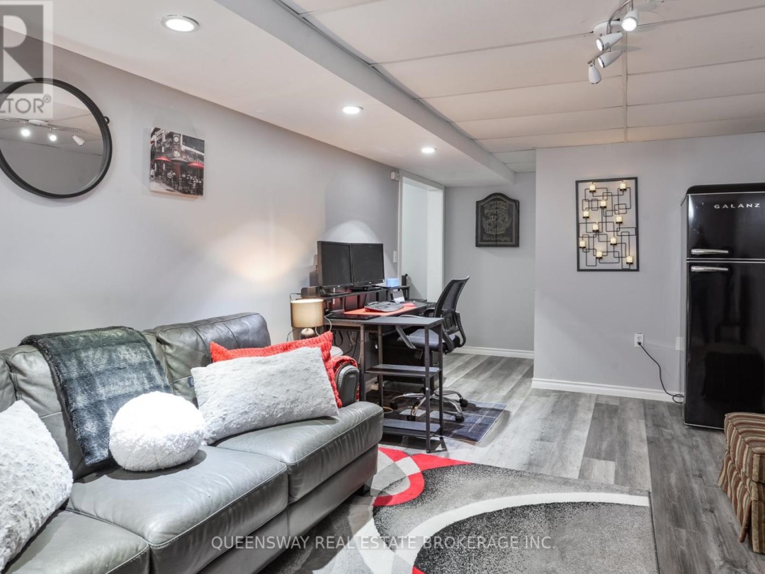 10 LEWIS DRIVE, Orillia