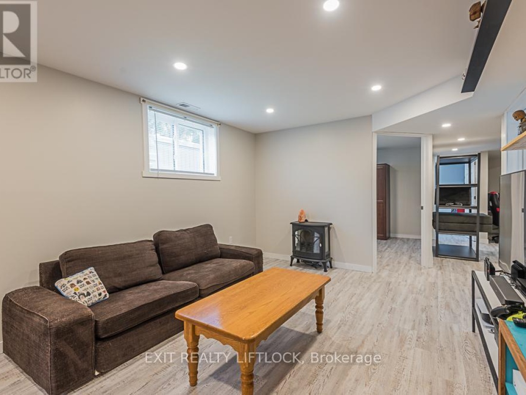 27 HELEN STREET, 