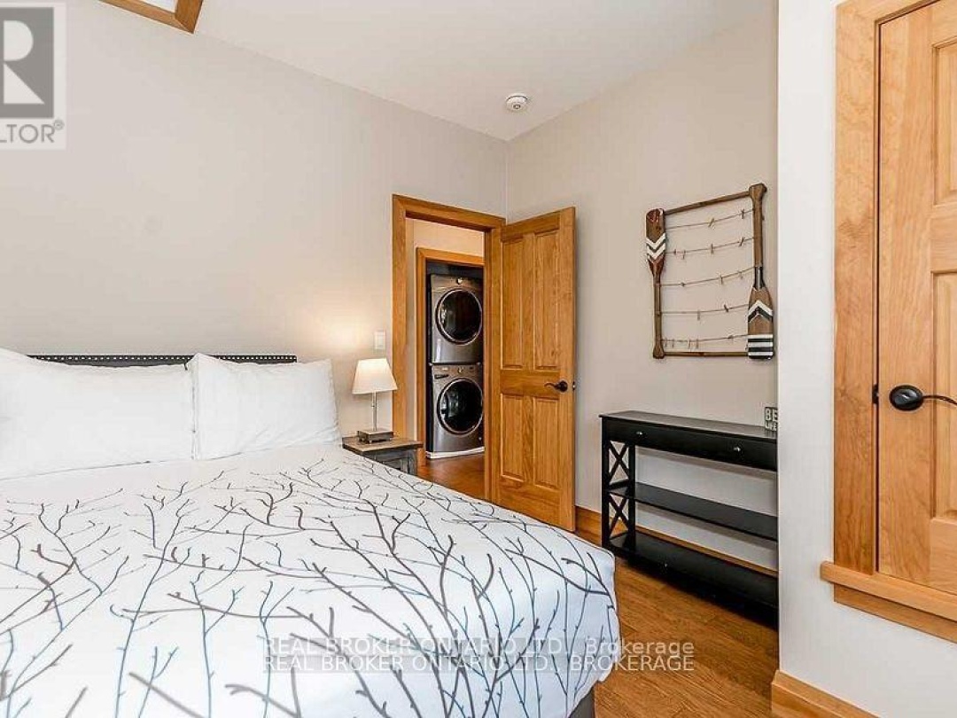 2B 1841 Muskoka Road 118 Road W, 