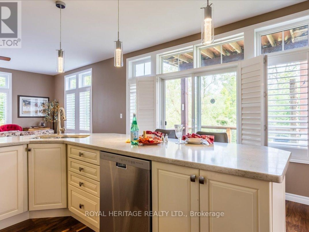 111 - 29 LAKEWOOD CRESCENT, Pigeon Lake