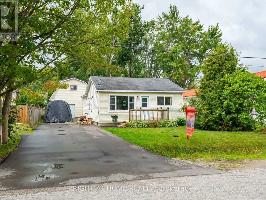 3392 CORONATION AVENUE, 