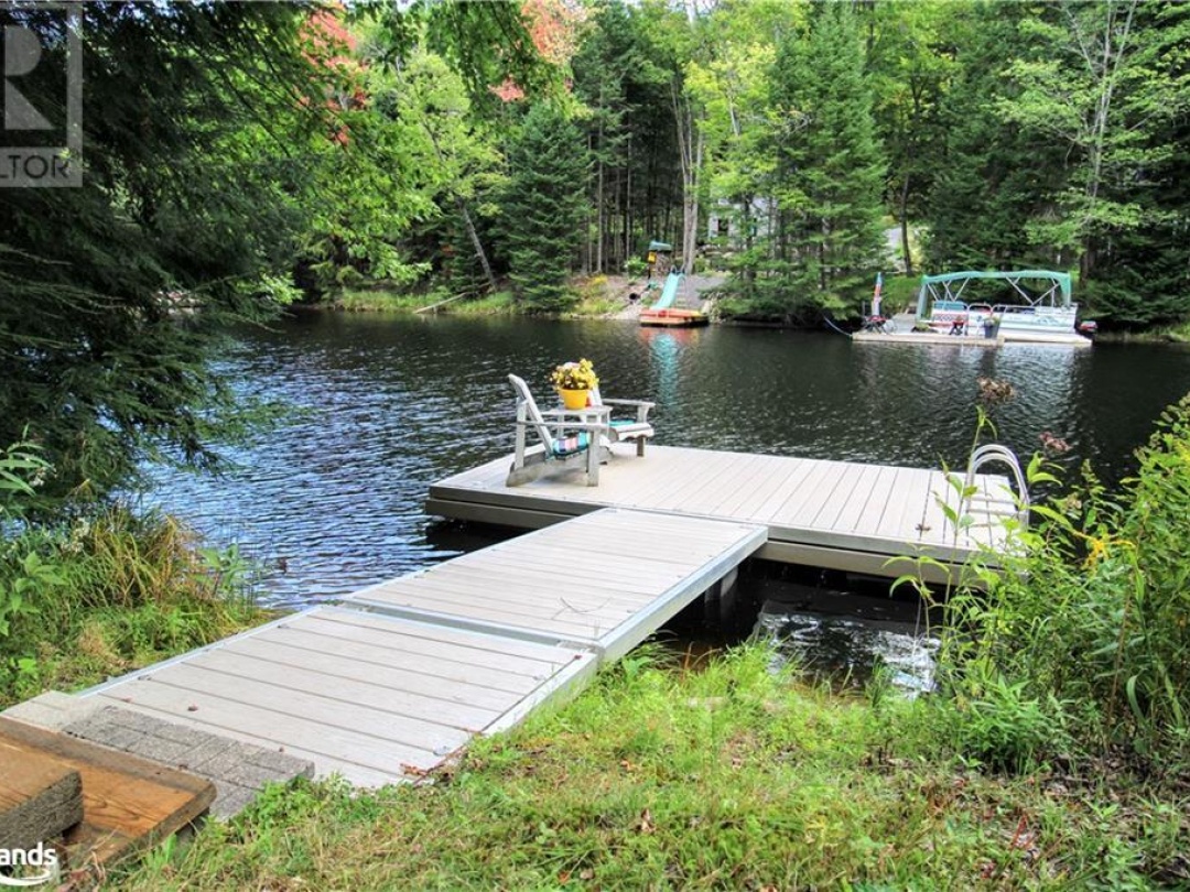 163 Bonnell Road, Muskoka River