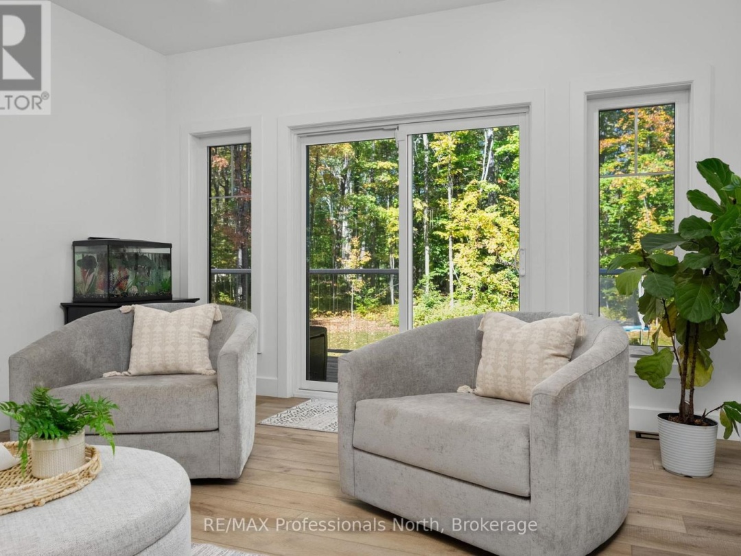 1034 XAVIER STREET, Gravenhurst (Morrison)