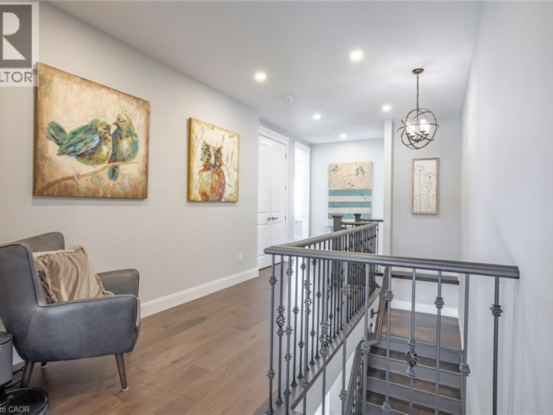 4 LOCKMAN Drive, Ancaster