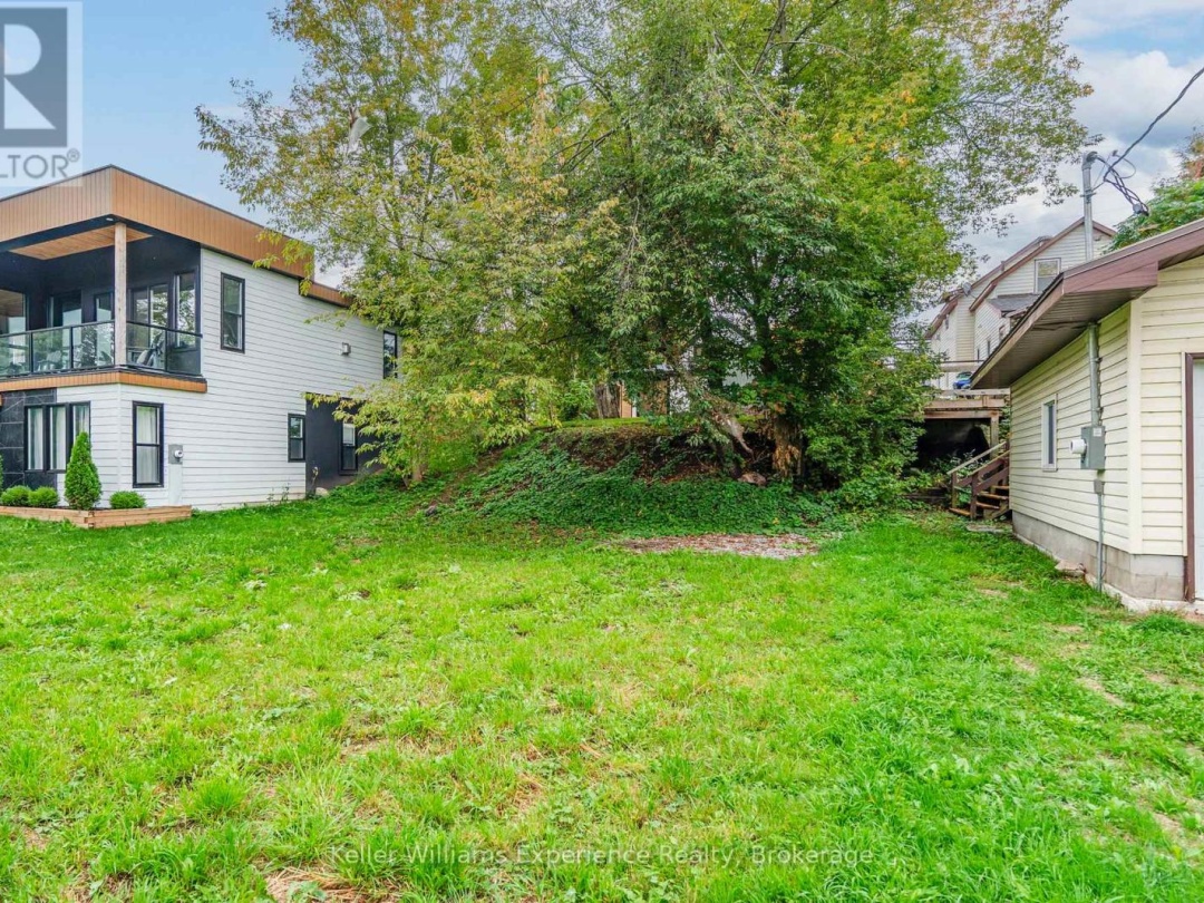 3355 MUSKOKA STREET, Severn (Washago)
