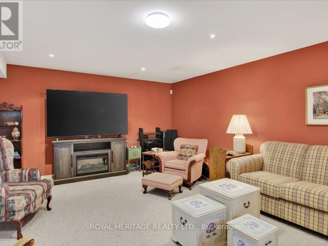 4 KENNEDY DRIVE, Kawartha Lakes (Fenelon Falls)