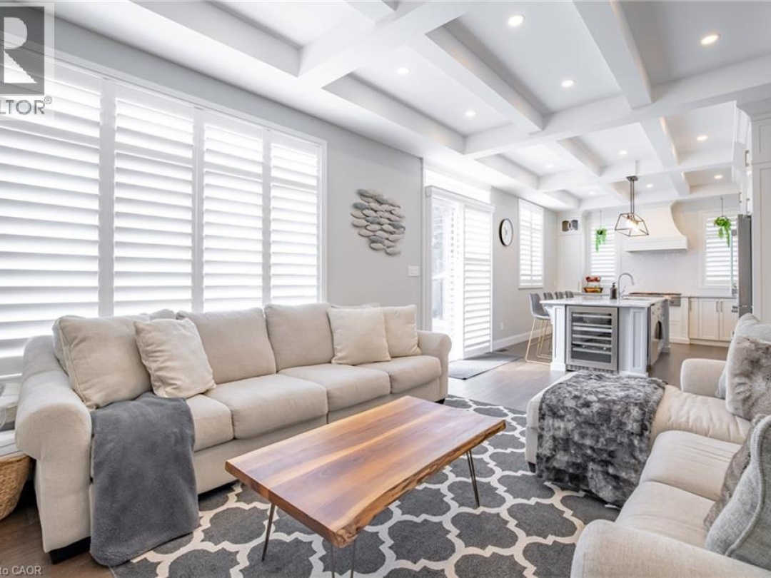4 LOCKMAN Drive, Ancaster