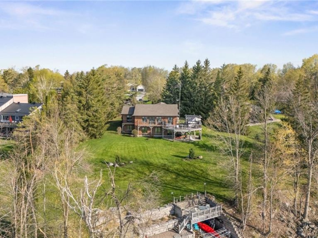 9 BLUERIDGE Crescent, Lake Simcoe