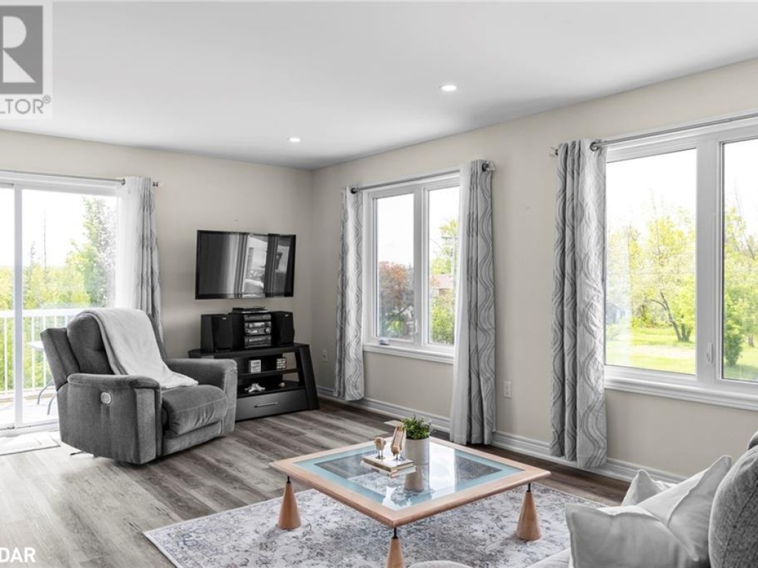 37 EASTON Avenue, Port McNicoll