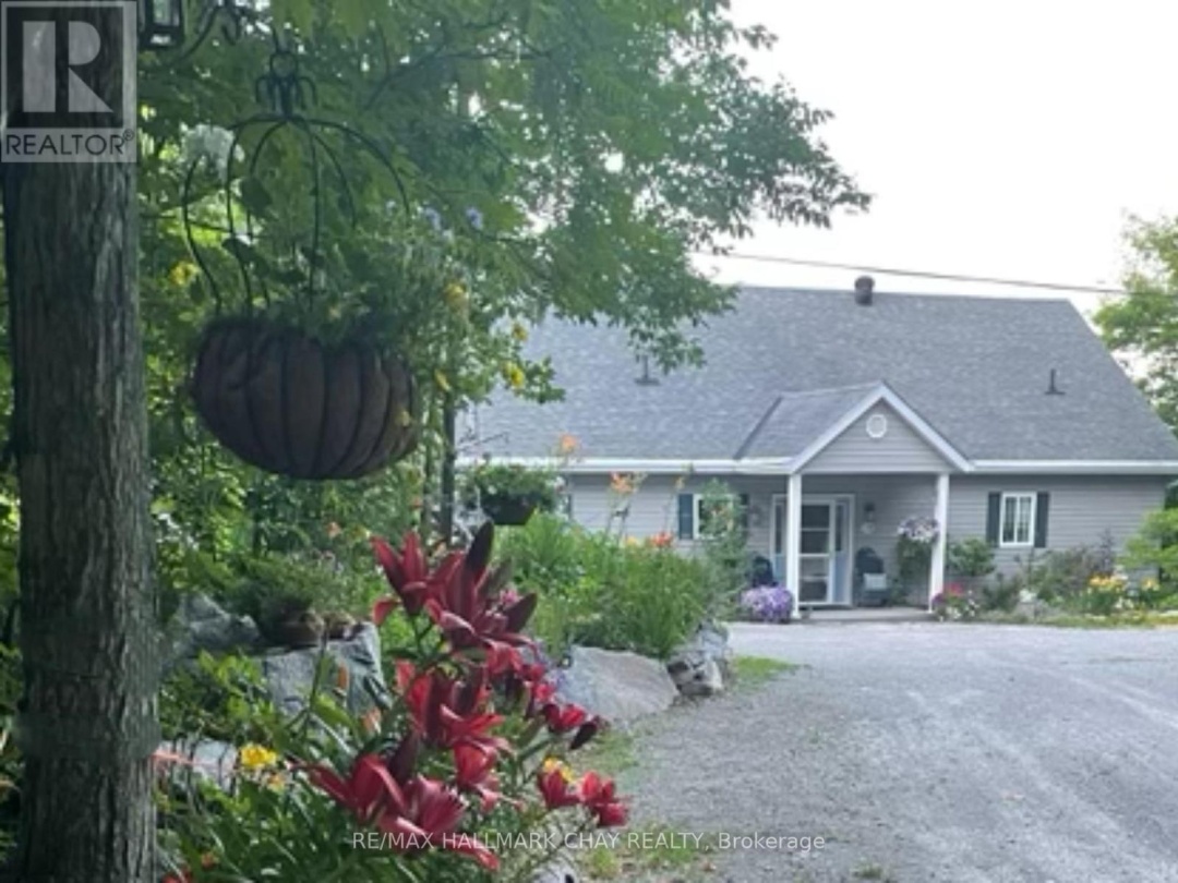 137 PICKEREL POINT ROAD, Gloucester Pool