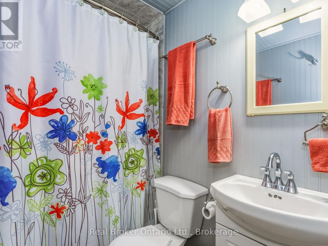 33 GLOUCESTER GROVE, Georgian Bay
