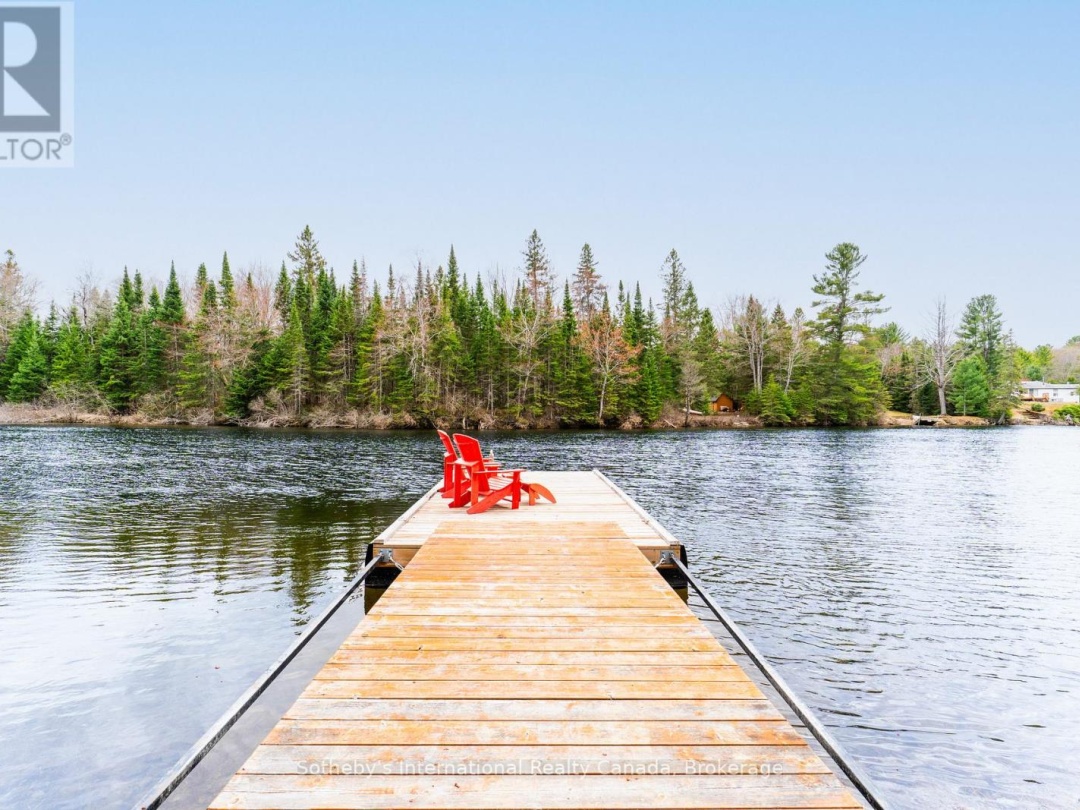 1041 CROCKFORD LANE S, Muskoka River