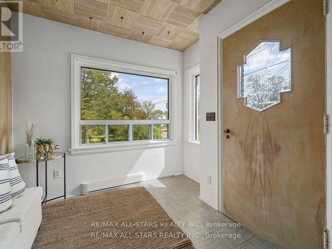 61 FRANCIS STREET E, 