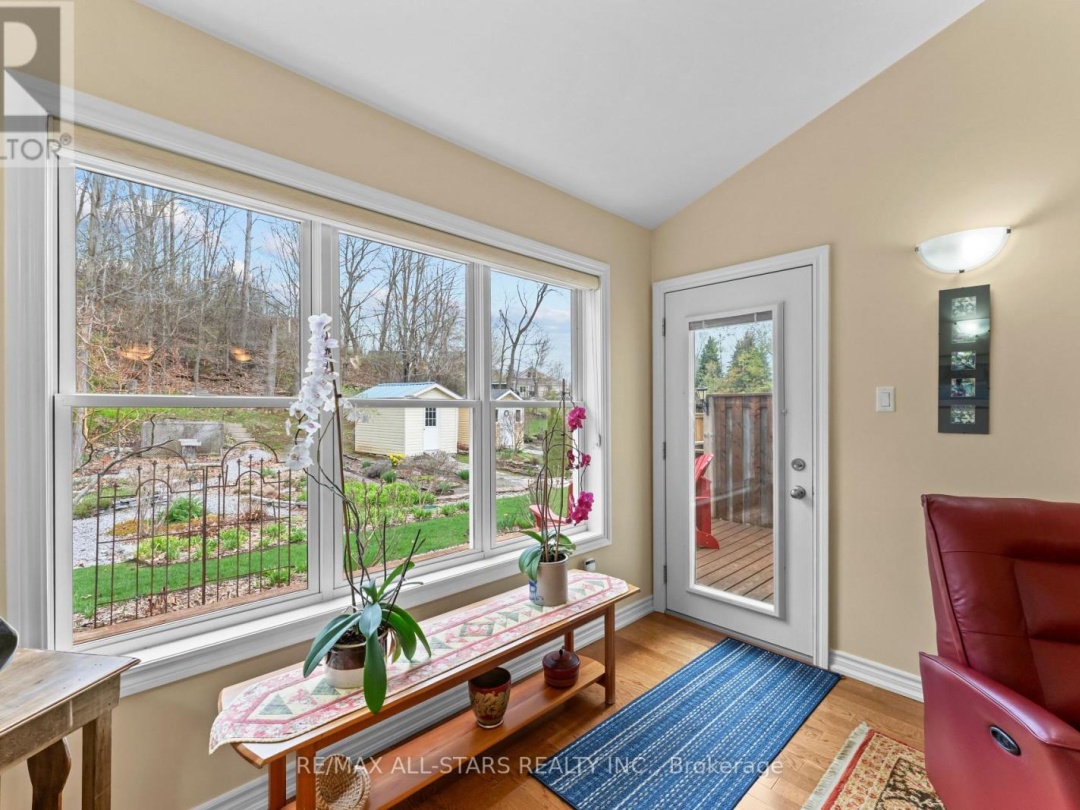 22 DEANE STREET, Kawartha Lakes (Fenelon Falls)