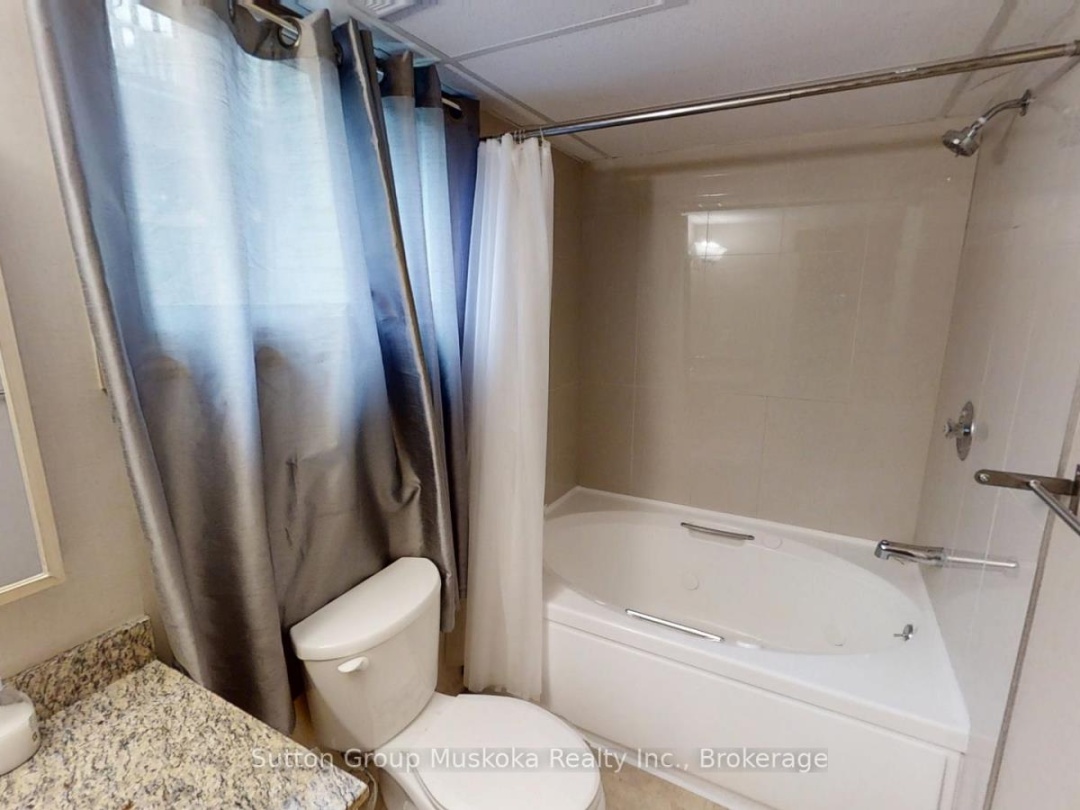 27-202 GOLFVIEW - DEERHURST DRIVE, Peninsula Lake