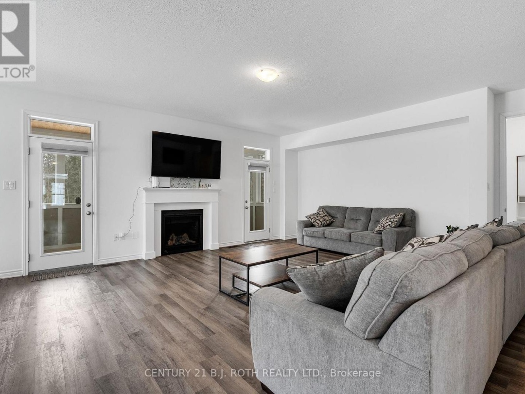 22 DYER CRESCENT, Bracebridge (Macaulay)