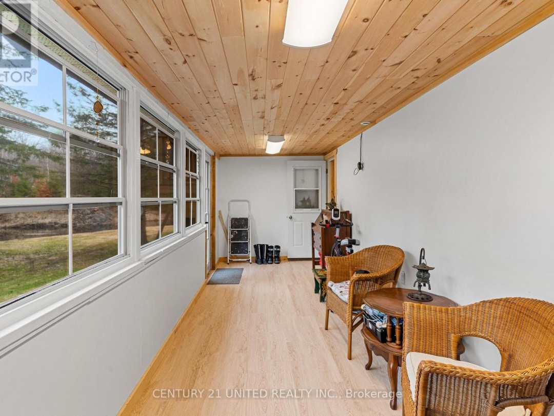 1001 ENGLISH CIRCLE, Tamarack Lake