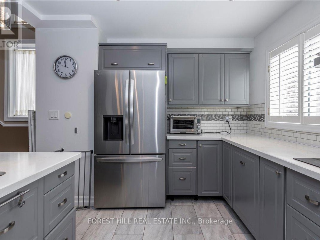 8 - 100 LAGUNA PARKWAY, 