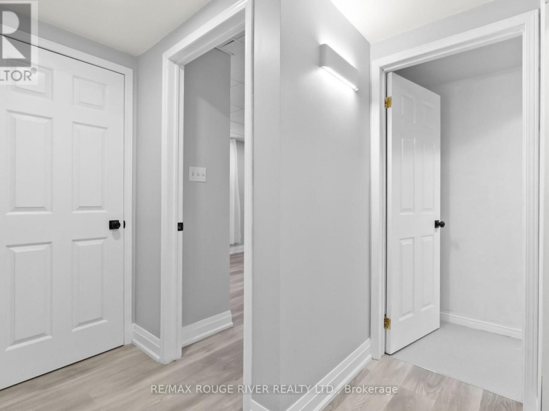 495 LAKELAND CRESCENT, 