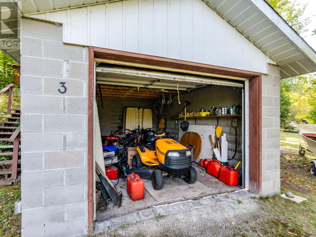 3 CROSSINGVIEW LANE, 