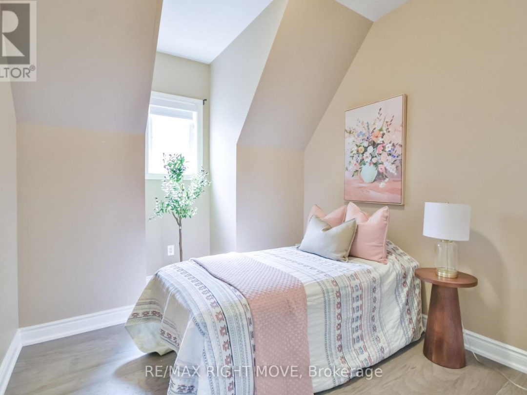 28 - 10 INVERMARA COURT, Lake Simcoe