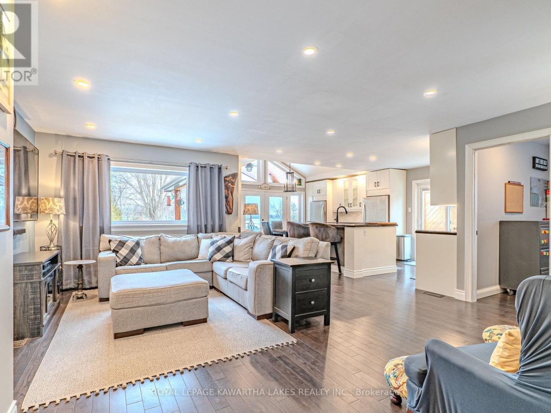 63 ROBINSON AVENUE, Mitchell Lake