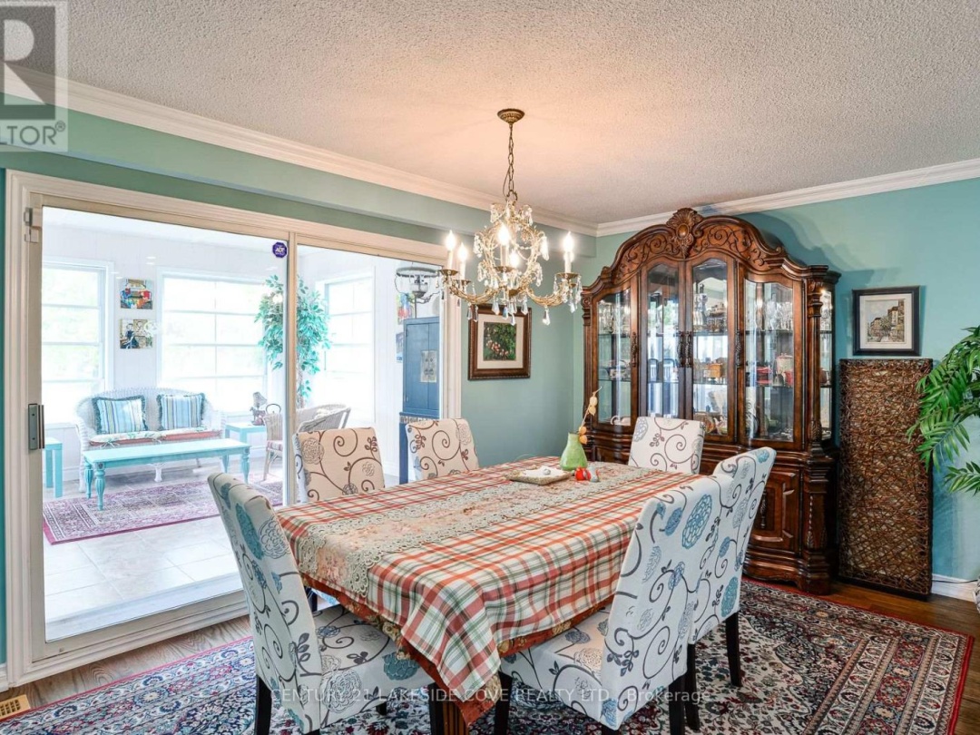 9 PINETREE COURT, 