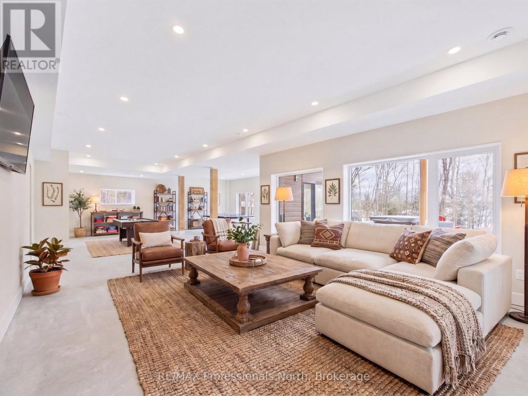 1011 OLD COTTAGE ROAD, Mckay Lake