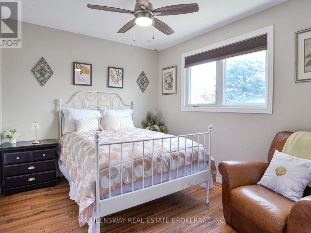 10 LEWIS DRIVE, Orillia