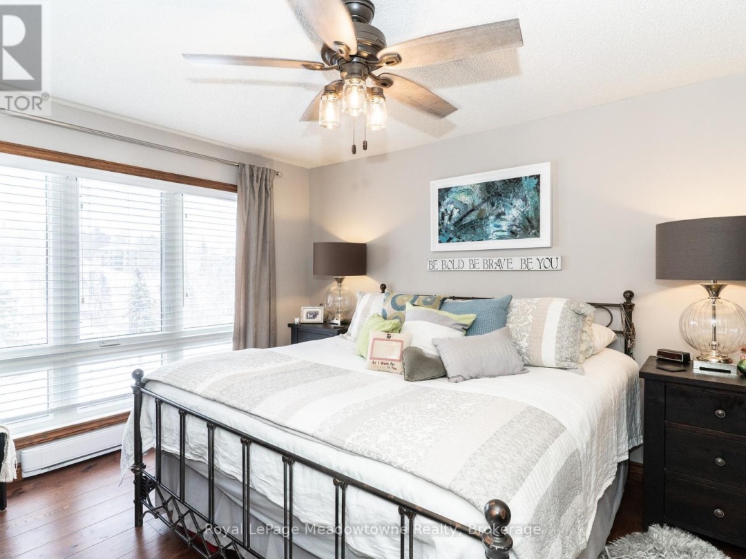301 - 34 DEERHURST GREENS ROAD, Peninsula Lake