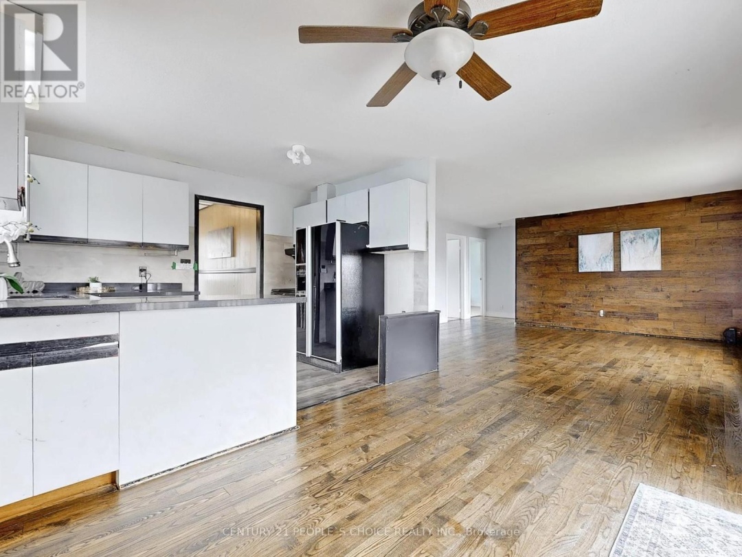 156 MAIN STREET W, 