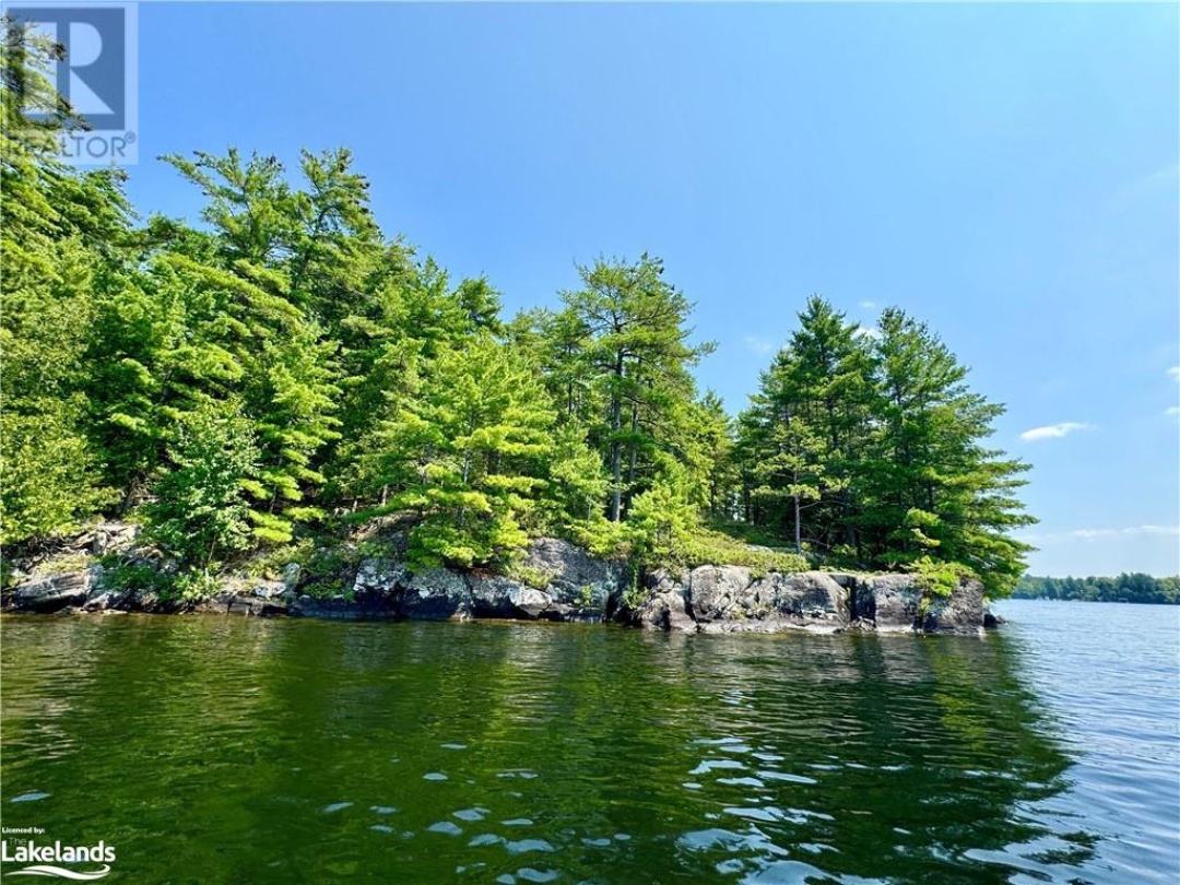 N/A North Bohemia Island, Lake Rosseau