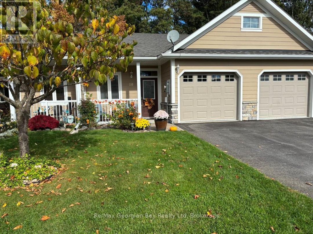 10 MAPLE COURT, 