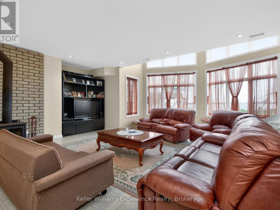 81 SILVER BIRCH CRESCENT, Georgian Bay