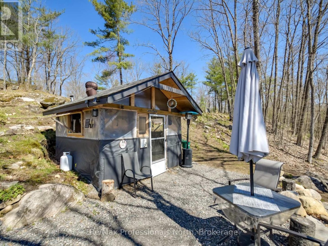1017 BARLOCHAN ROAD, Muskoka Lakes (Wood (Muskoka Lakes))
