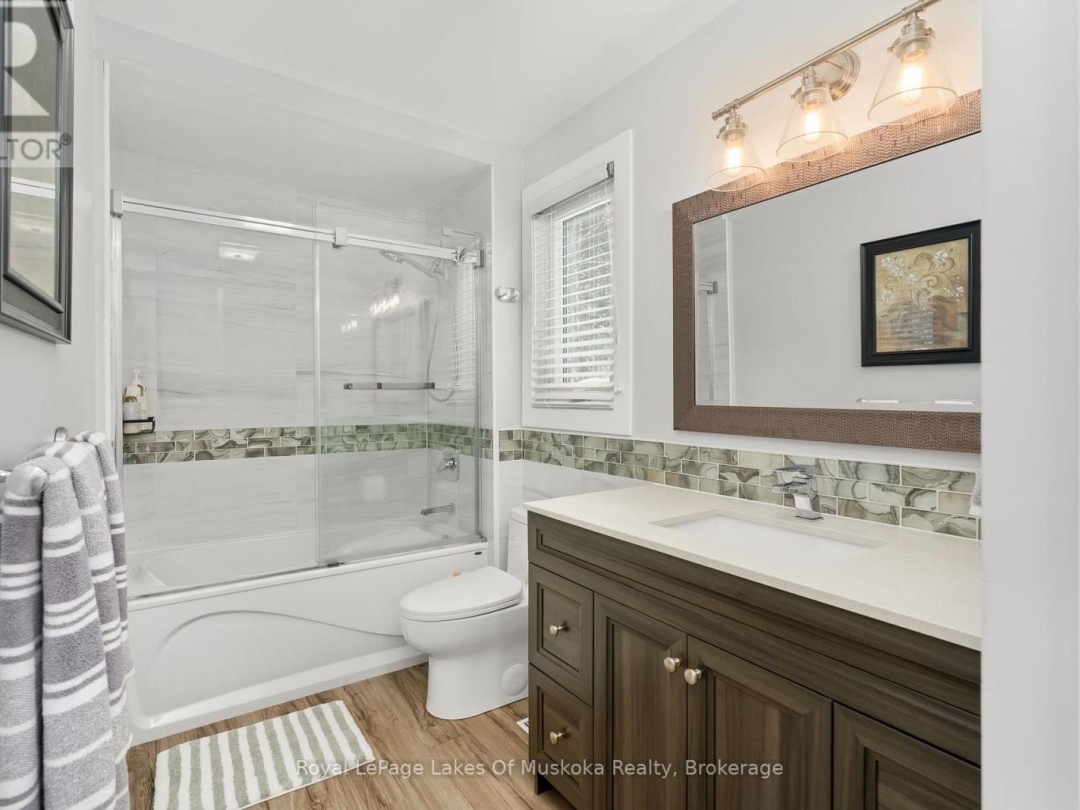 4 - 1551 HIDDEN VALLEY ROAD, Peninsula Lake