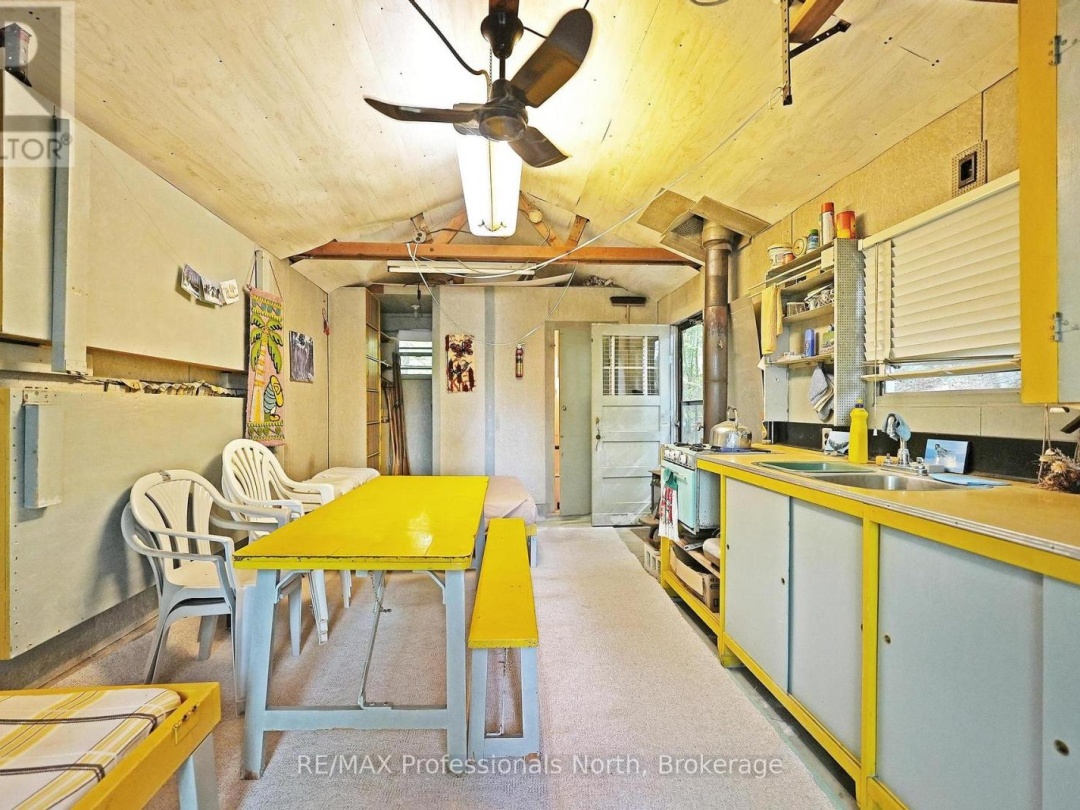 20871 HIGHWAY 35, 