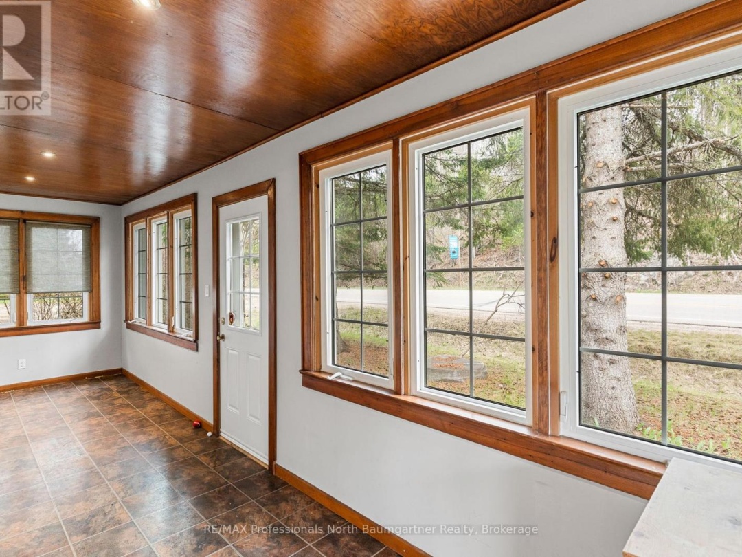 10752 COUNTY ROAD 503, Highlands East (Glamorgan)