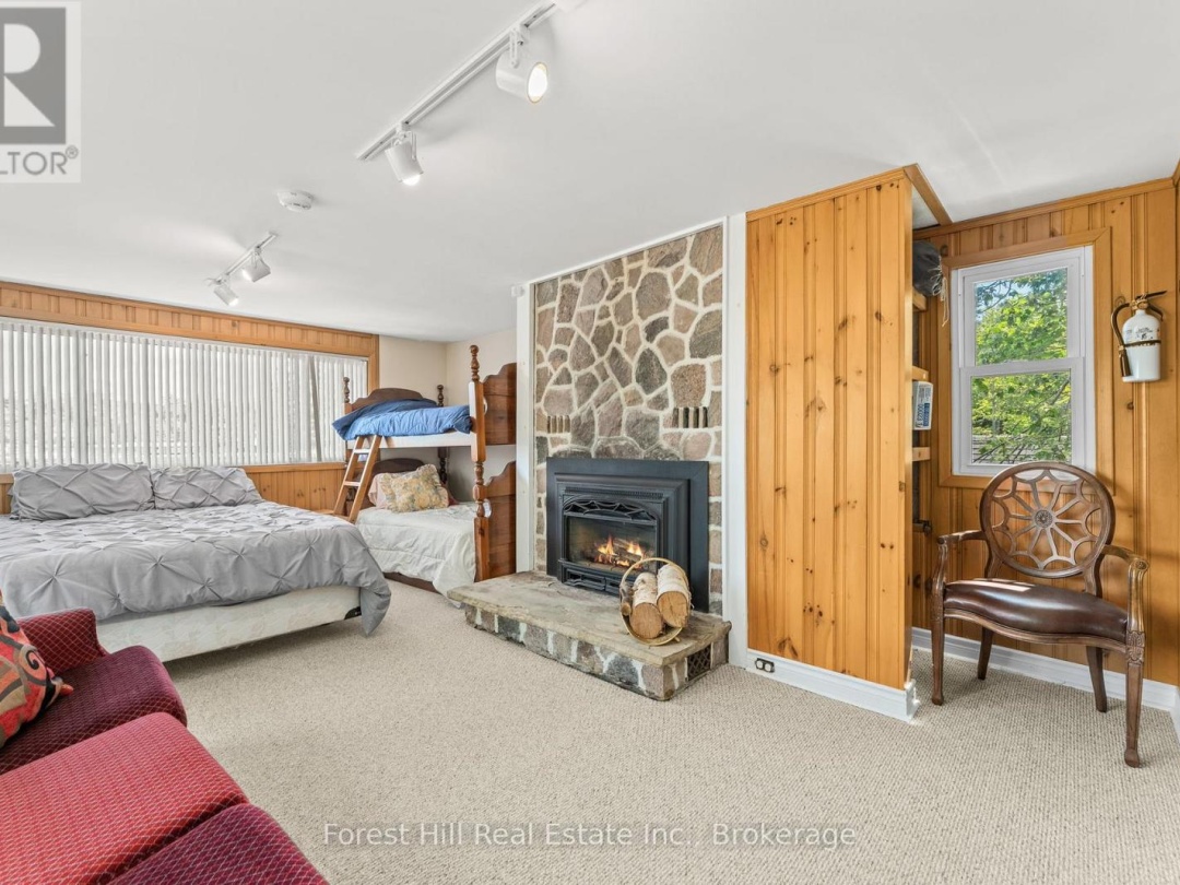 1062 PINE LAKE ROAD, 