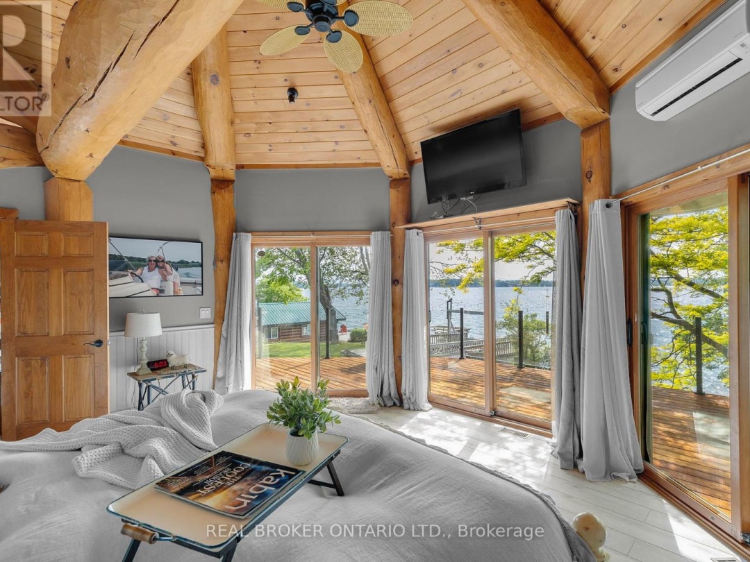 99 CREIGHTON STREET, Lake Simcoe