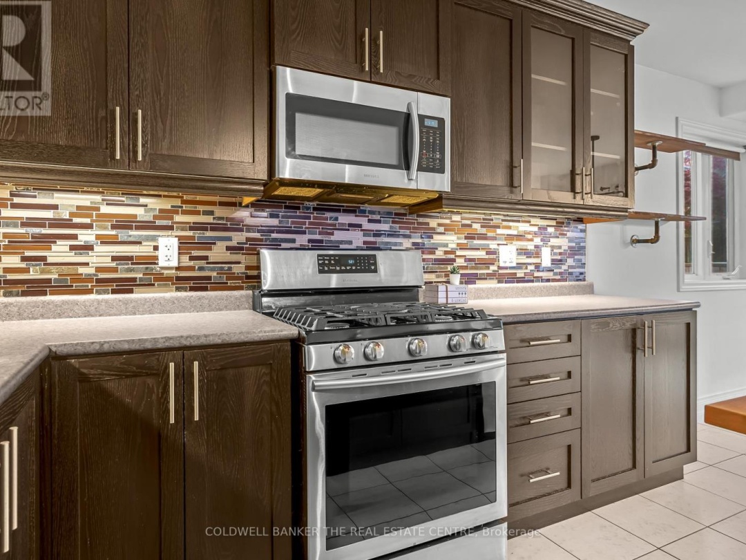 3086 EMPEROR DRIVE, 