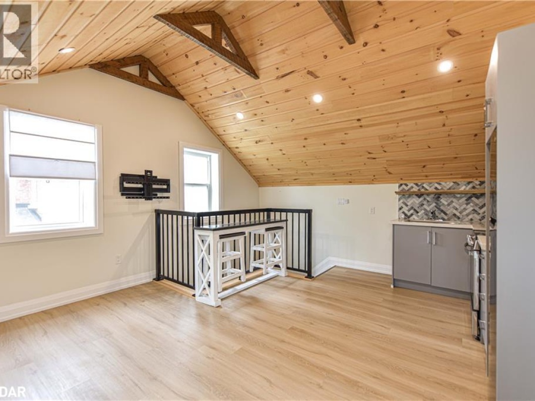 274 MISSISSAGA Street W, 