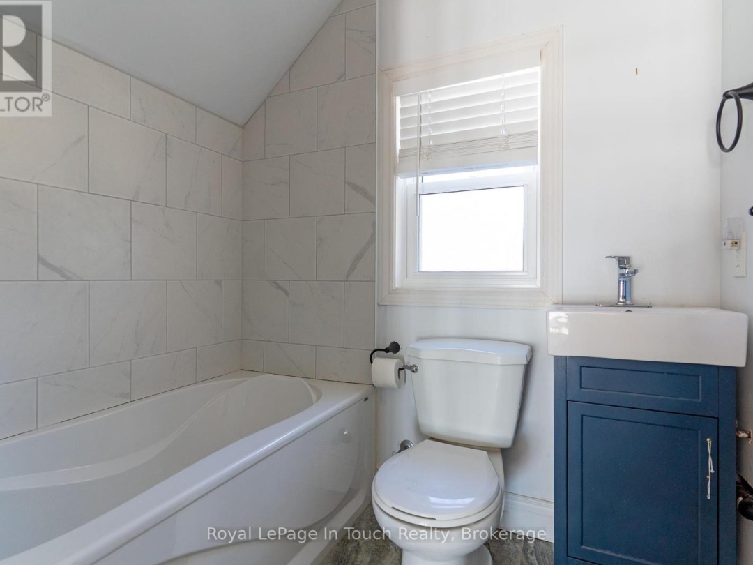 26 MACEY BAY ROAD, 