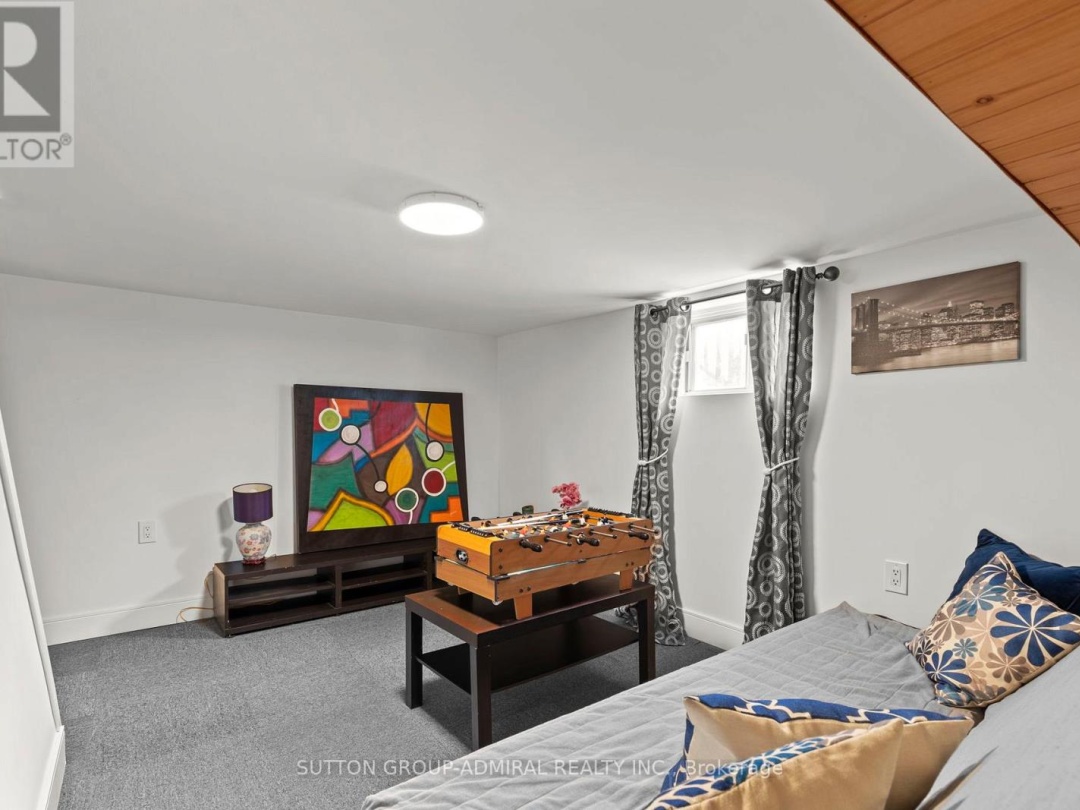 8 SOUTH STREET W, Orillia