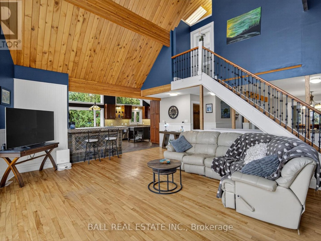 151 PELLER COURT, Pigeon Lake