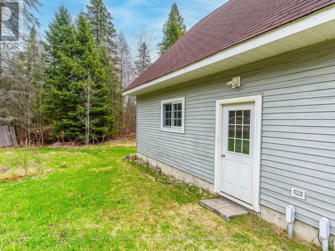 10752 COUNTY ROAD 503, Highlands East (Glamorgan)