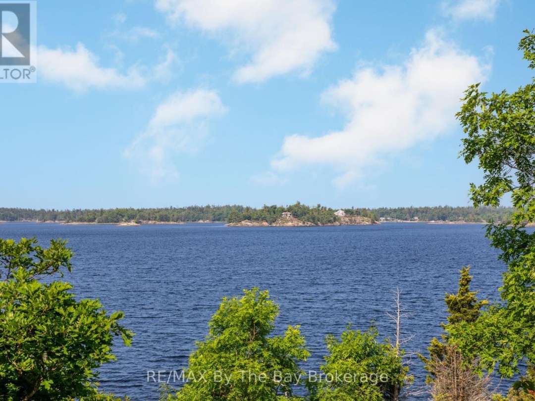 11324 ISLAND 1810/BONE ISLAND, Georgian Bay