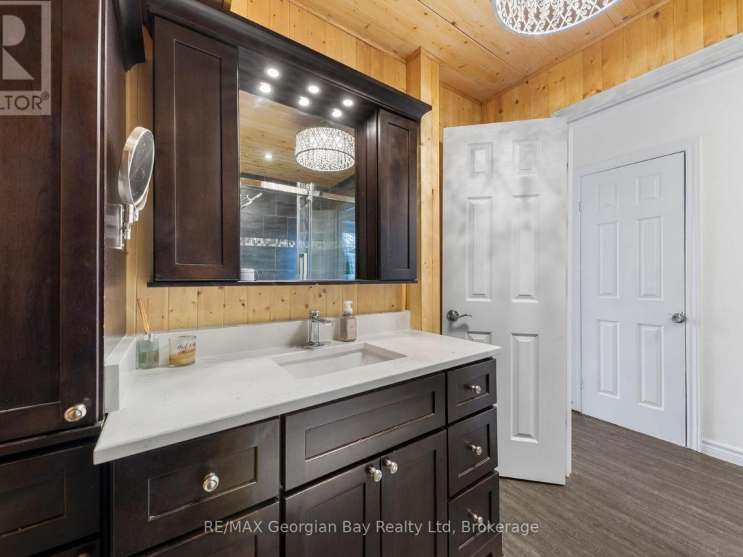 1745 TWIN OAKS CRESCENT, Matchedash Bay